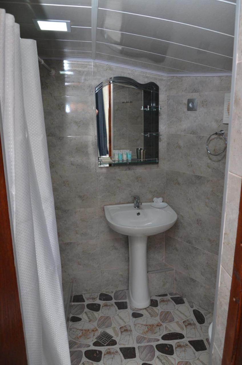 Guest House Uta Тбилиси Екстериор снимка