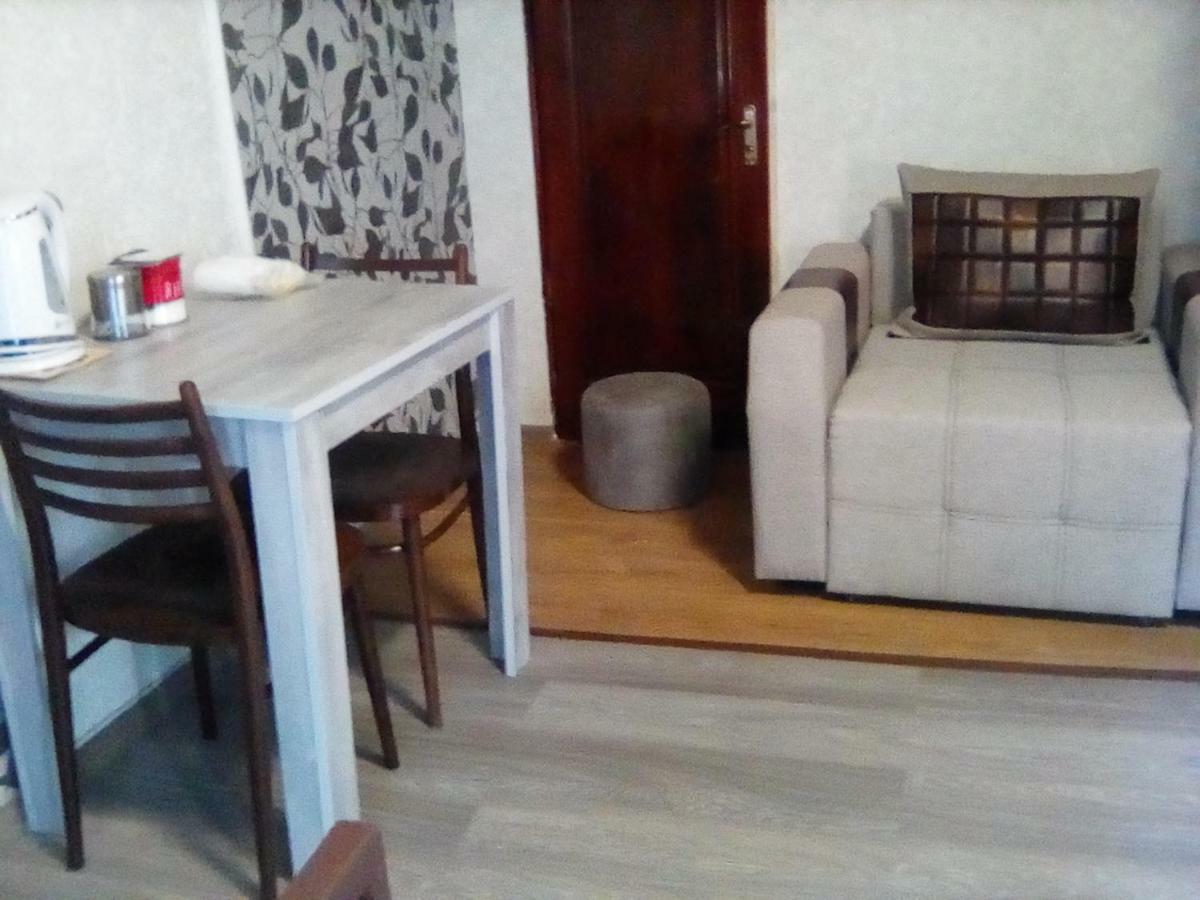 Guest House Uta Тбилиси Екстериор снимка